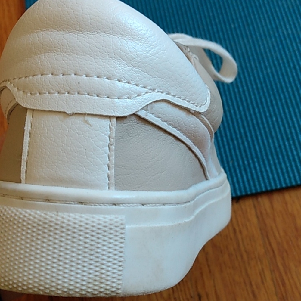 Universal Thread Sneakers - Picture 6 of 10